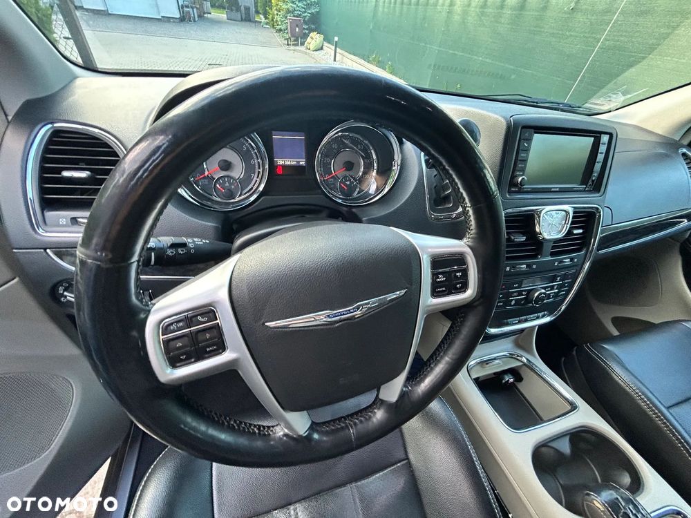 Chrysler Town & Country 3.6 Limited - 4