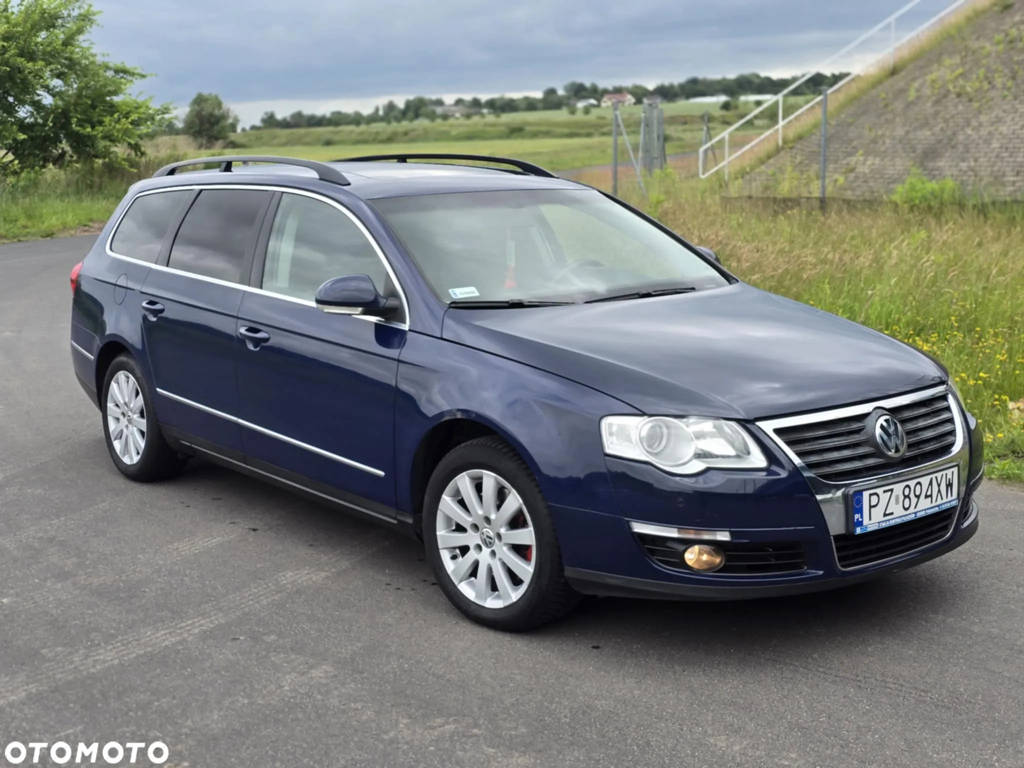 Volkswagen Passat 2.0 TDI Comfortline DSG - 2