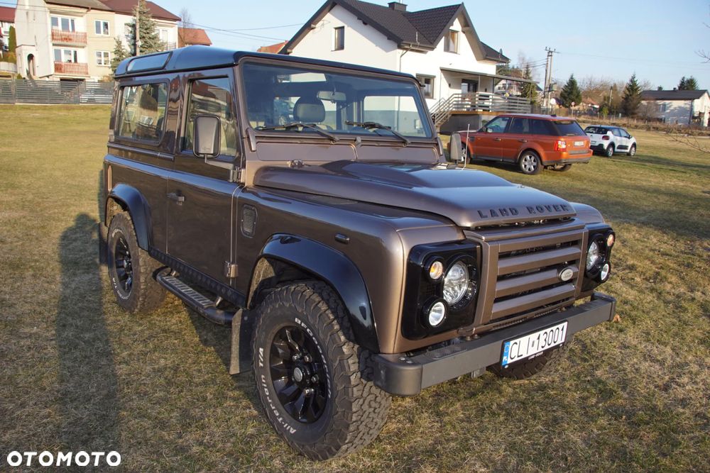 Land Rover Defender - 5