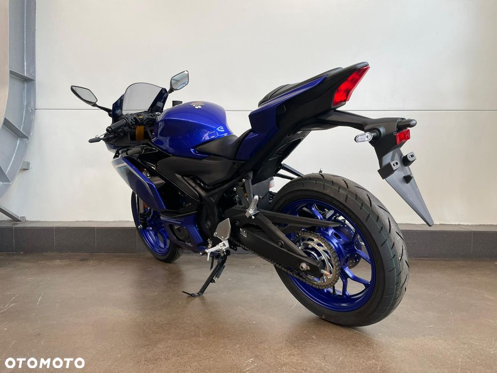 Yamaha R3 - 4