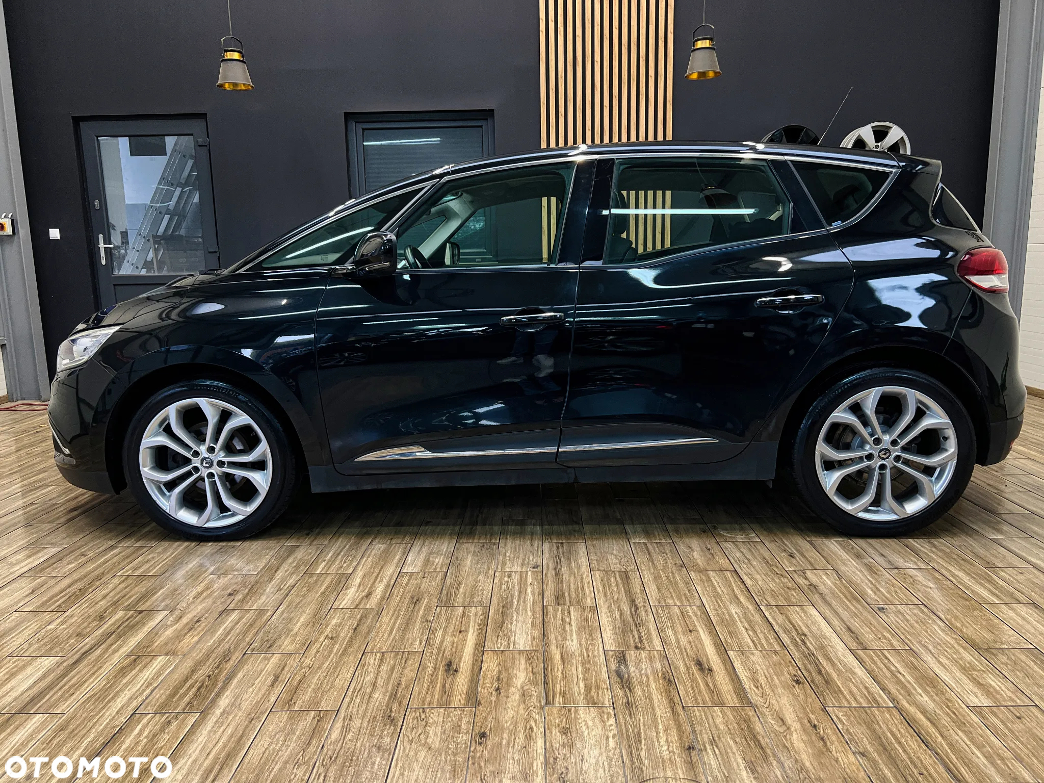 Renault Scenic 1.5 dCi Zen EDC - 11