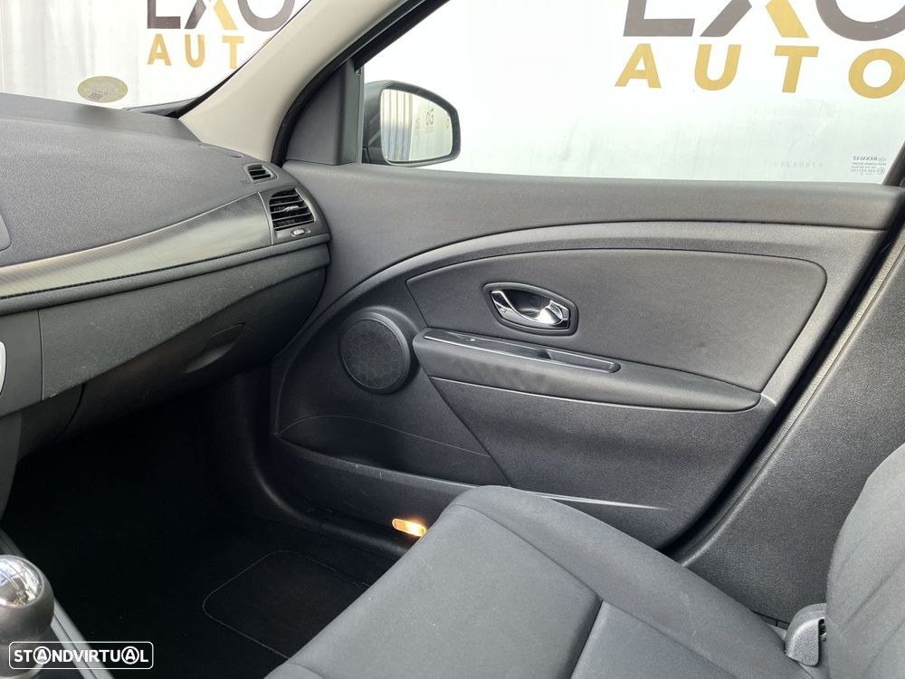 Renault Mégane Sport Tourer - 16