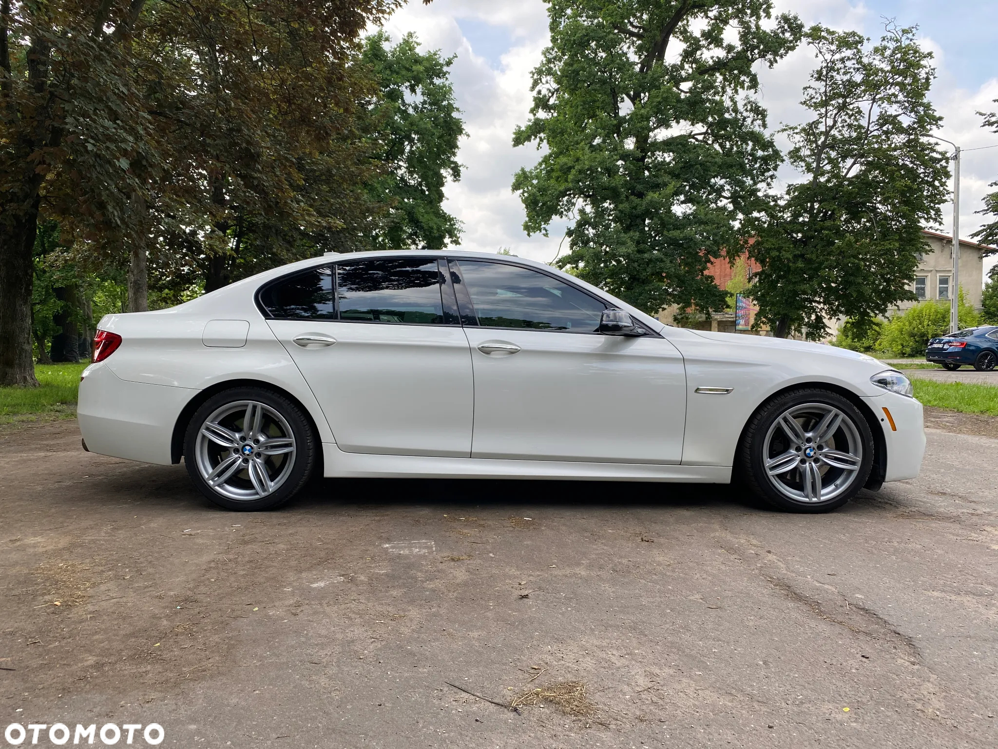 BMW Seria 5 550i - 9