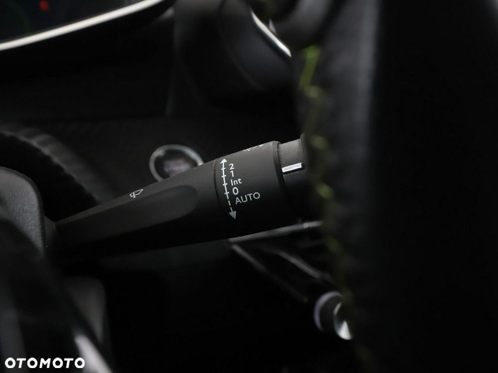 Peugeot 2008 1.2 PureTech GT Line S&S - 29