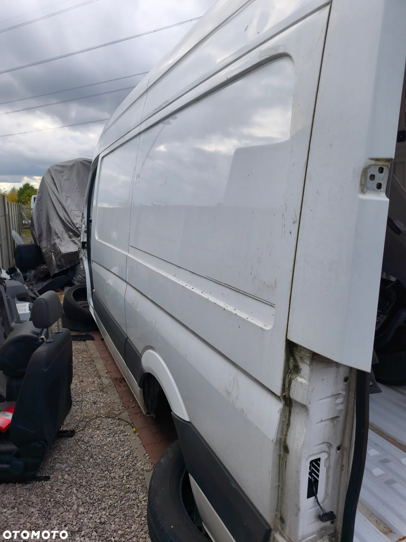 karoseria paka Sprinter 906 L2 H2 średniak biały ćwiartka - 3