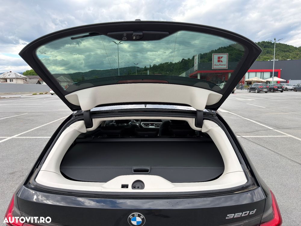 BMW Seria 3 320d Aut. - 40