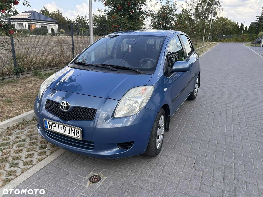 Toyota Yaris 1.3 Luna A/C - 2