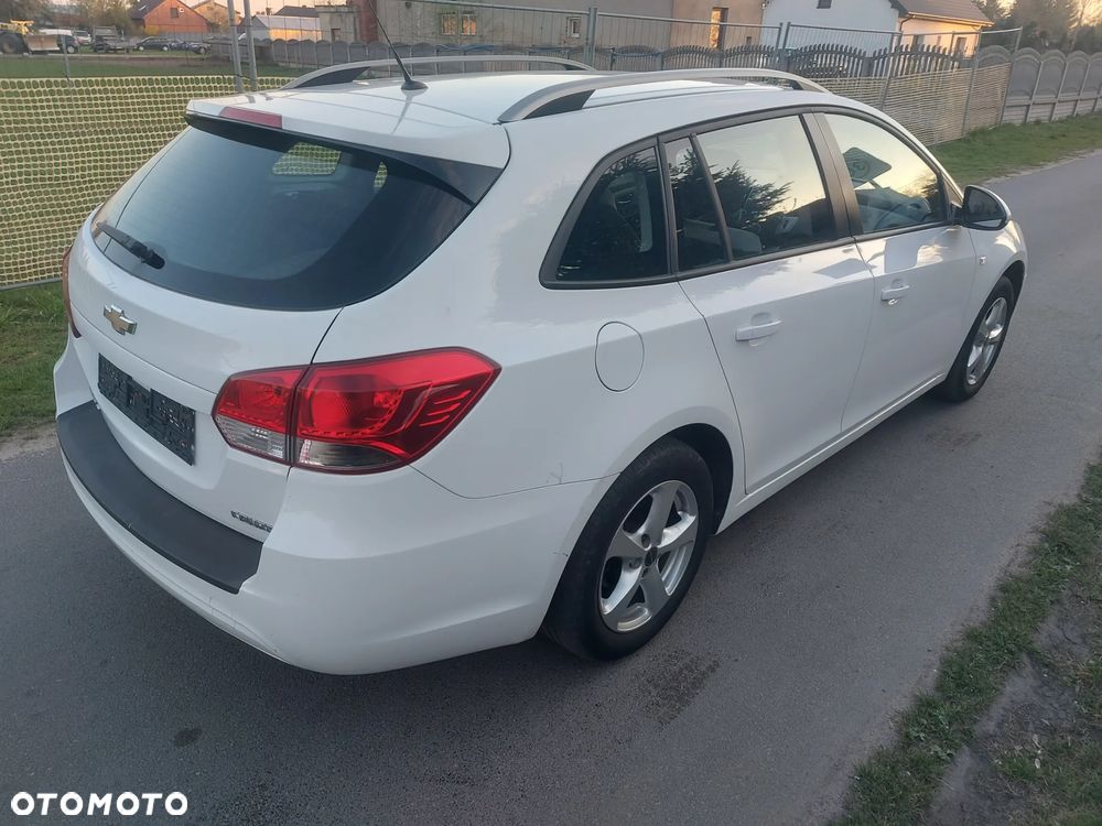 Chevrolet Cruze 1.6 LS - 3