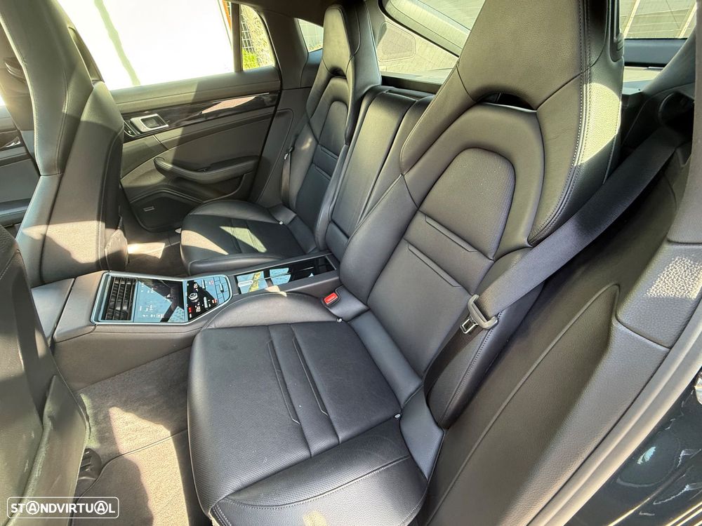 Porsche Panamera 4 S - 22