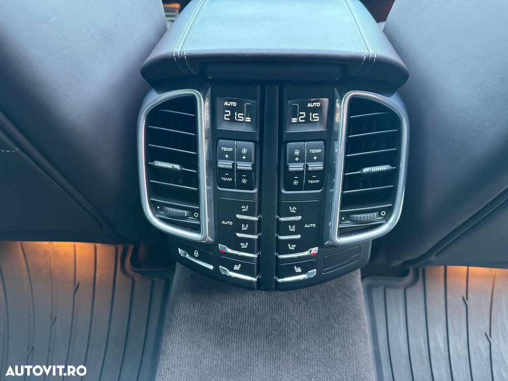 Porsche Cayenne Tiptronic S - 16