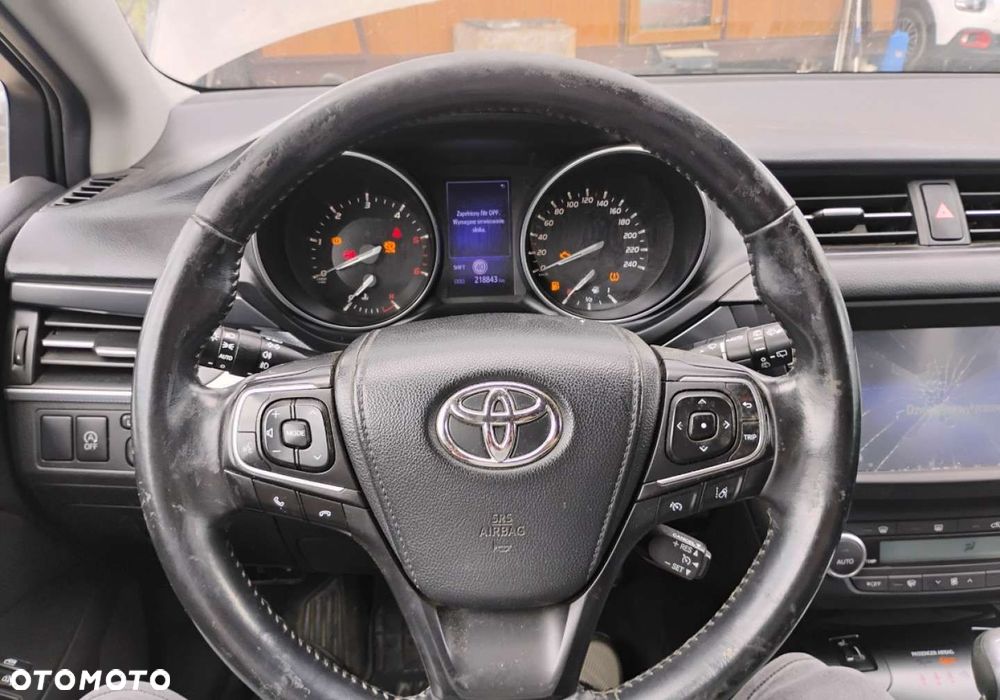 Toyota Avensis - 12