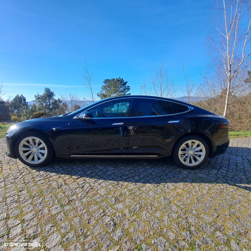 Tesla Model S - 1