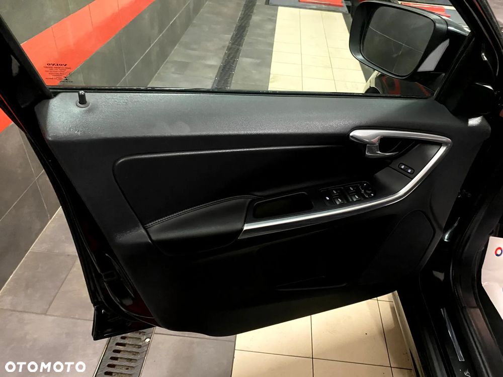 Volvo XC 60 D4 AWD Geartronic Summum - 14