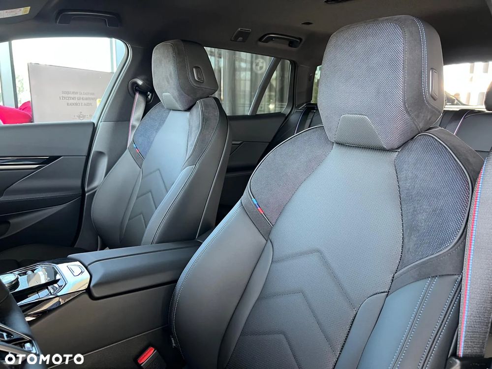 BMW Seria 5 520i mHEV - 25