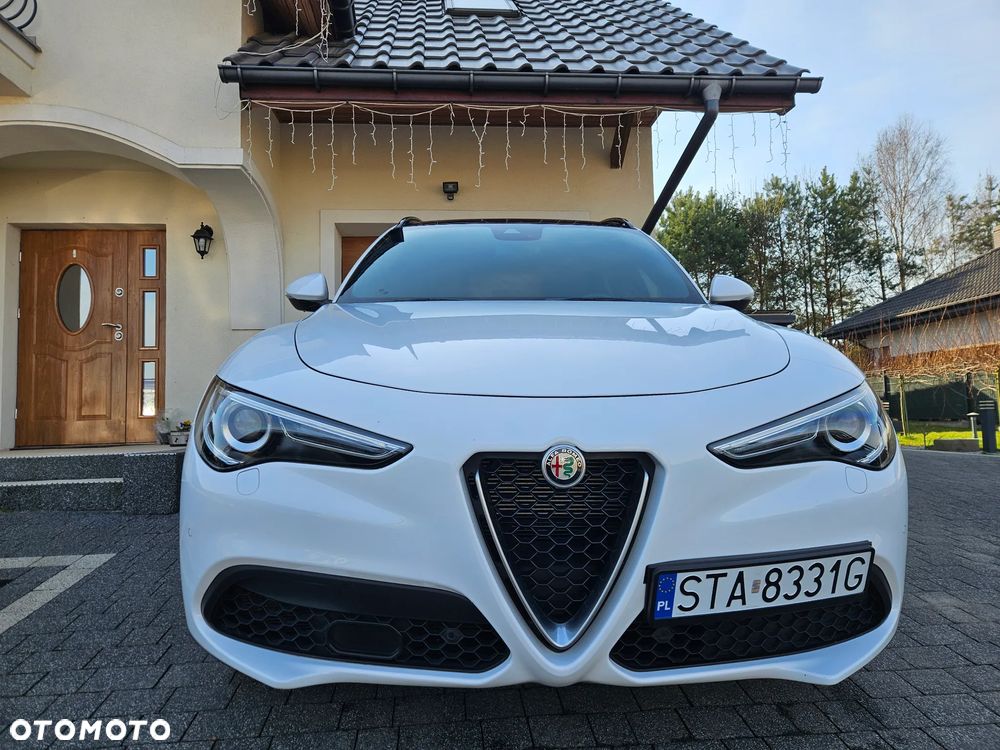 Alfa Romeo Stelvio 2.0 Turbo 16V AT8-Q4 Ti - 2