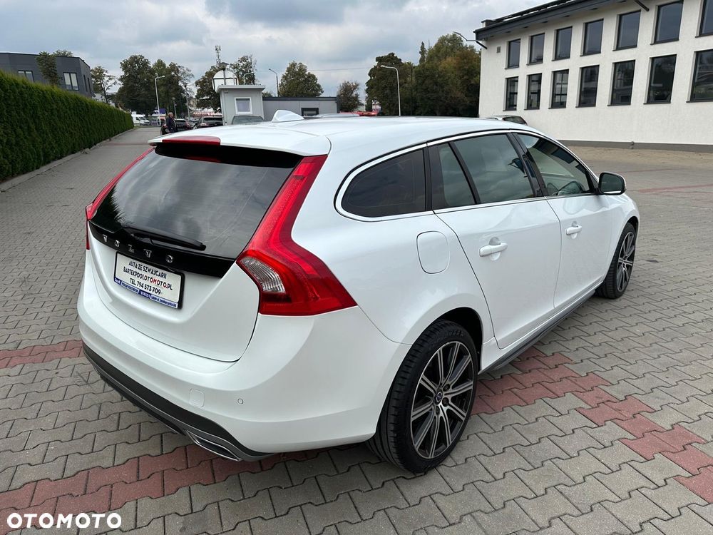 Volvo V60 D4 AWD Geartronic Summum - 6