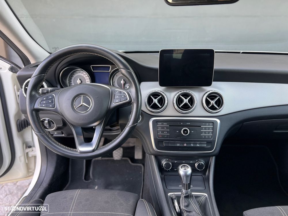 Mercedes-Benz GLA 180 CDI Urban - 20