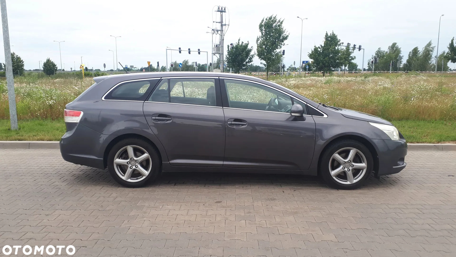 Toyota Avensis 1.6 Luna - 2