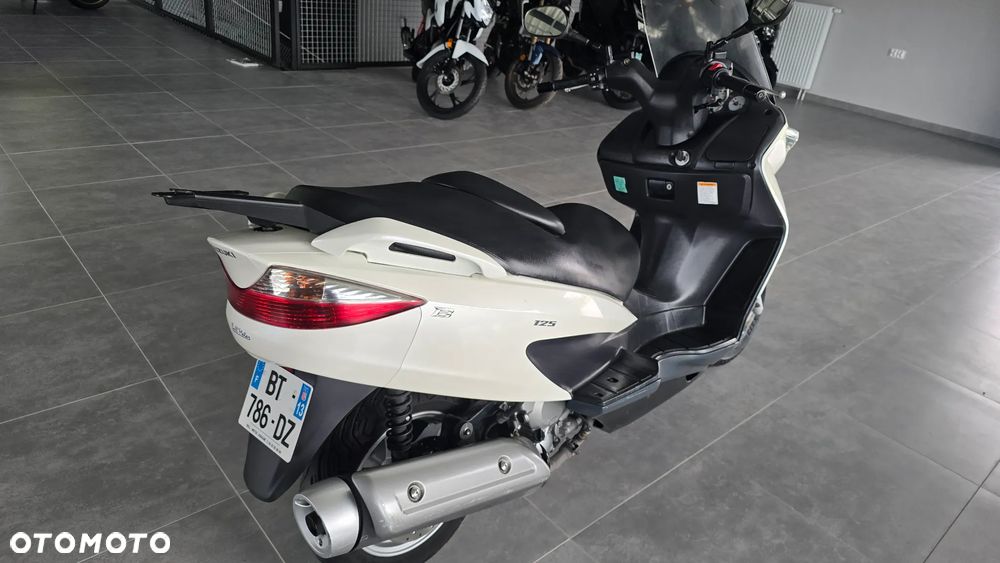 Suzuki Burgman - 20