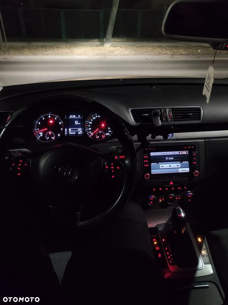 Volkswagen Passat - 34