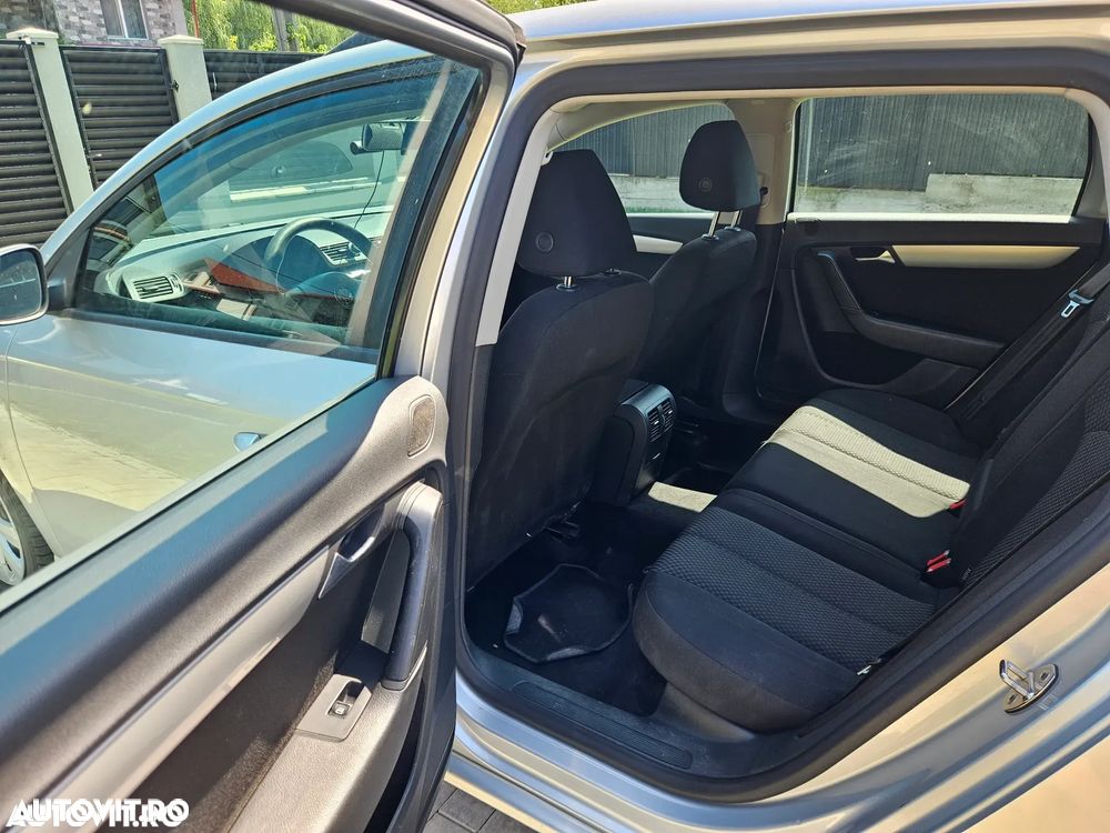 Volkswagen Passat Variant 2.0 Blue TDI SCR Comfortline - 2
