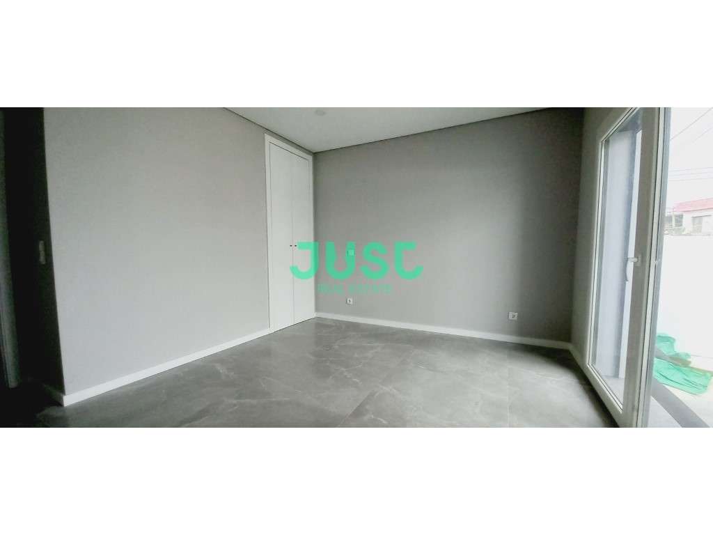 Moradia T3+1 em Fernão Ferro - Grande imagem: 4/13