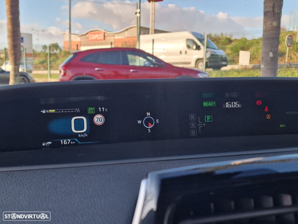 Toyota Prius 1.8 Plug-In Luxury+Pele - 32