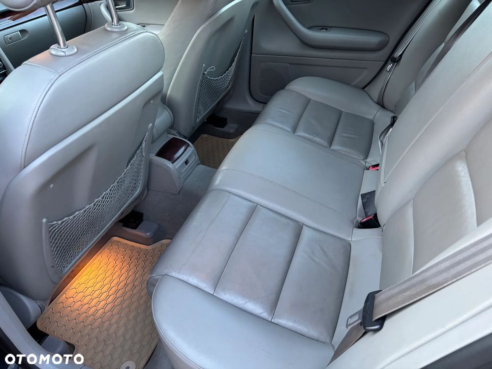 Audi A4 Limousine 2.0 T FSI quattro tiptronic - 11