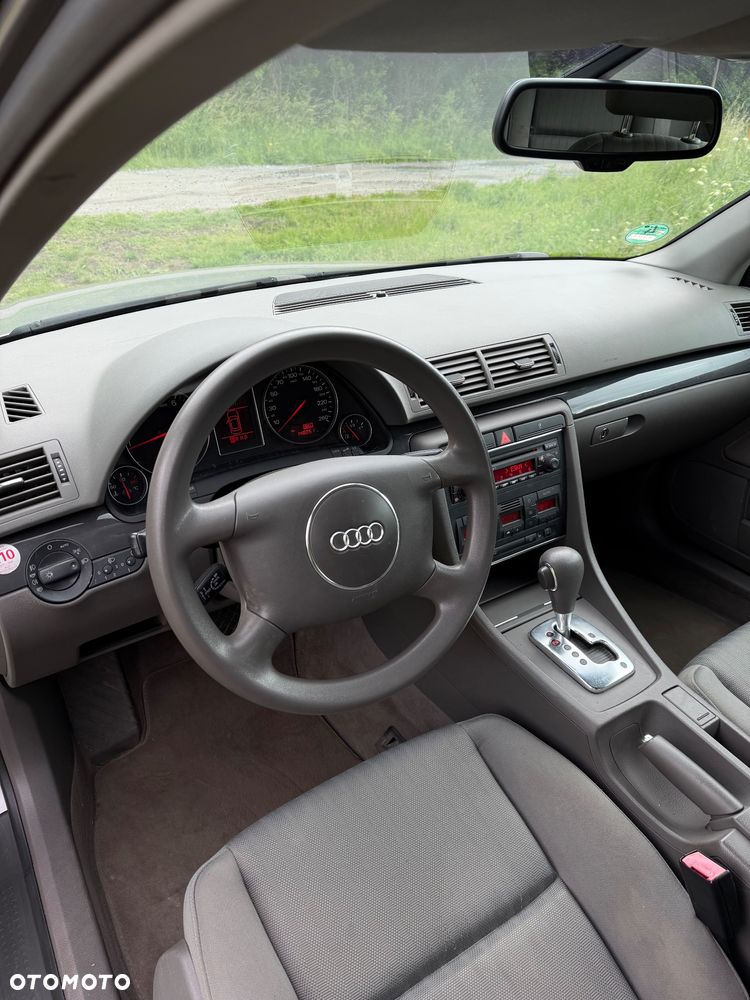 Audi A4 Limousine 2.0 FSI - 9