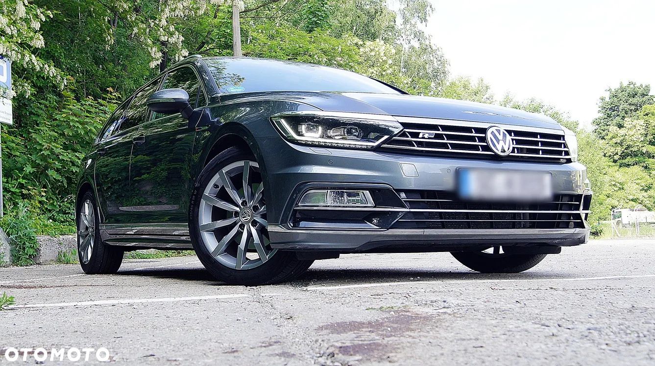 Volkswagen Passat - 1
