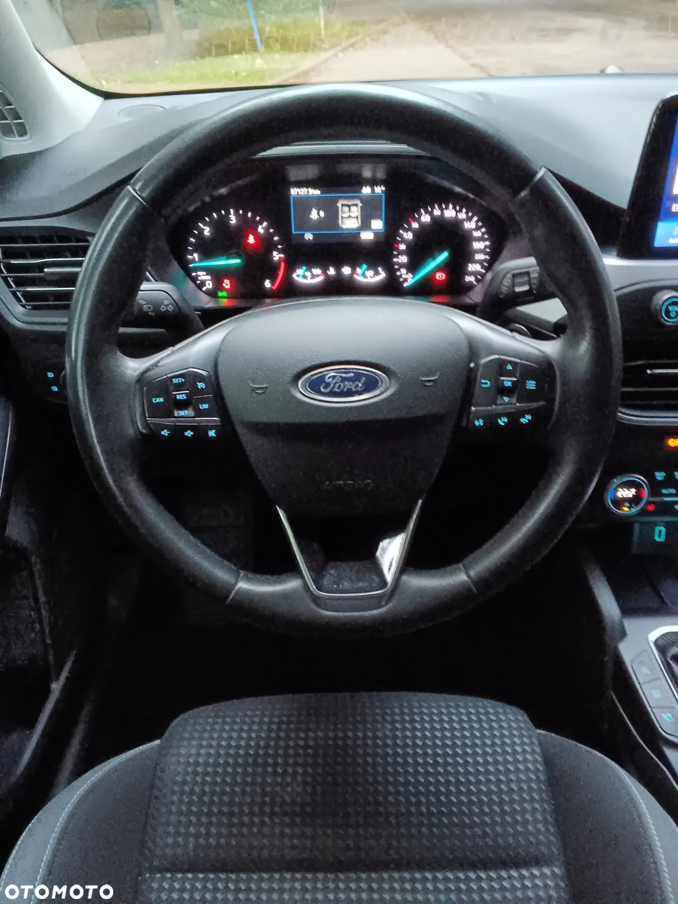 Ford Focus 1.5 EcoBlue Start-Stopp-System COOL&CONNECT - 19