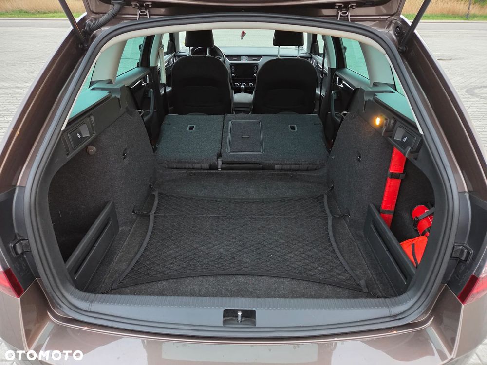 Skoda Octavia 2.0 TDI Style DSG - 13