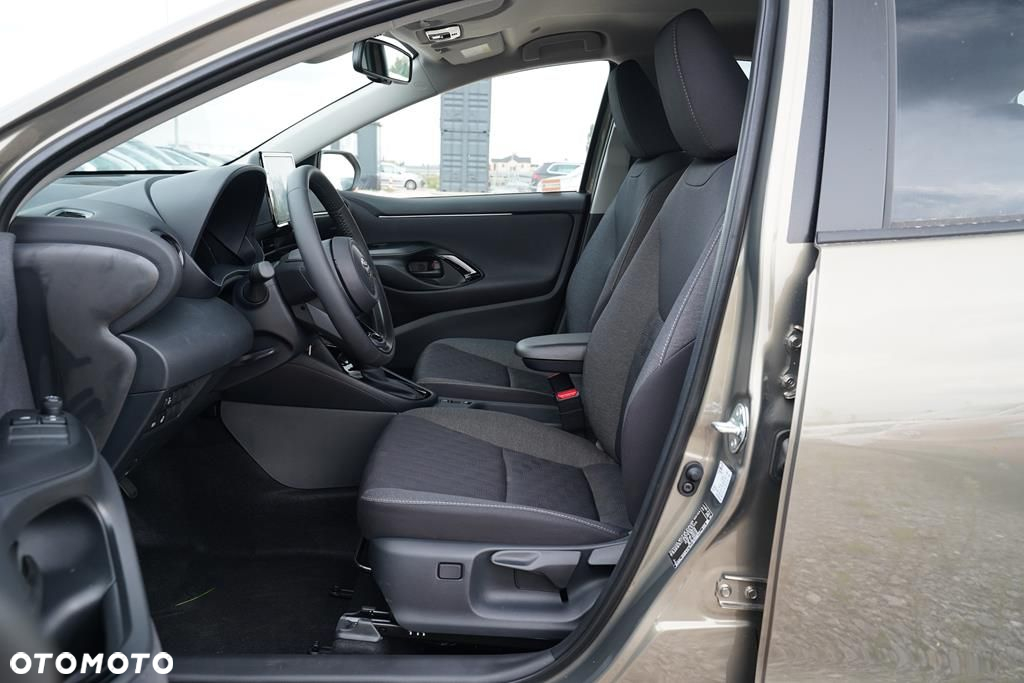 Toyota Yaris - 12