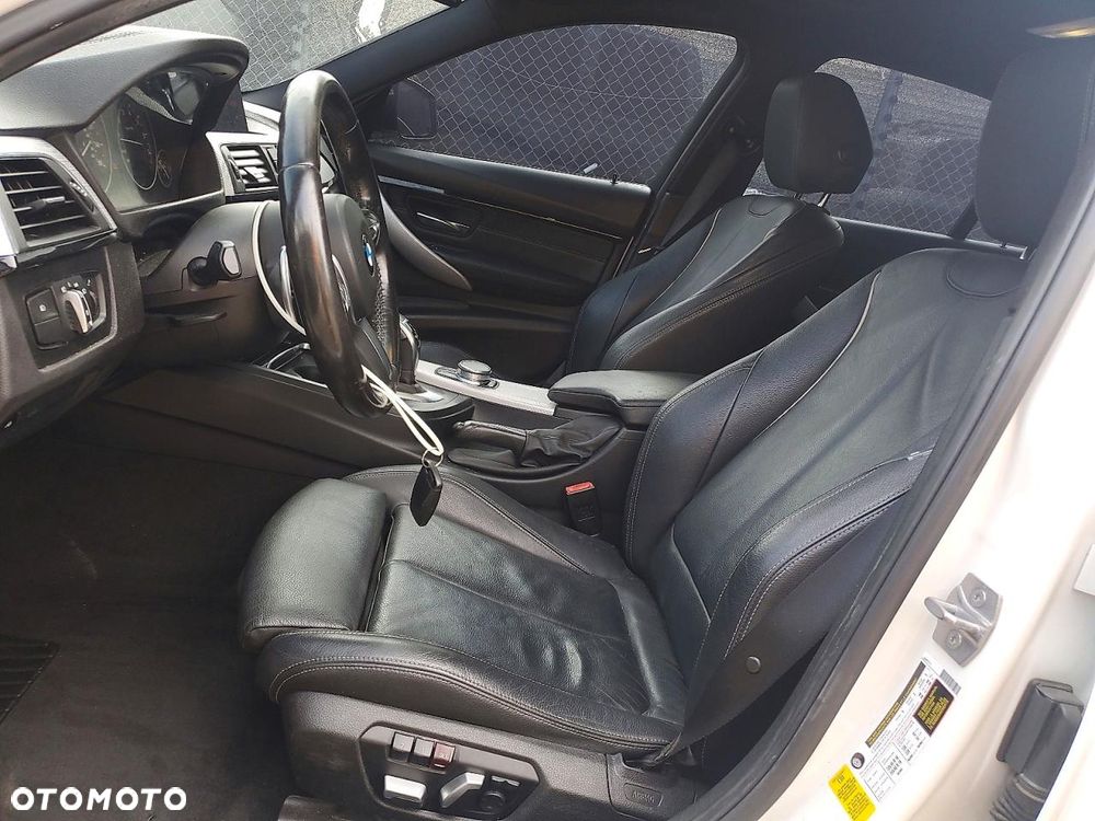 BMW Seria 3 330i M Sport - 7