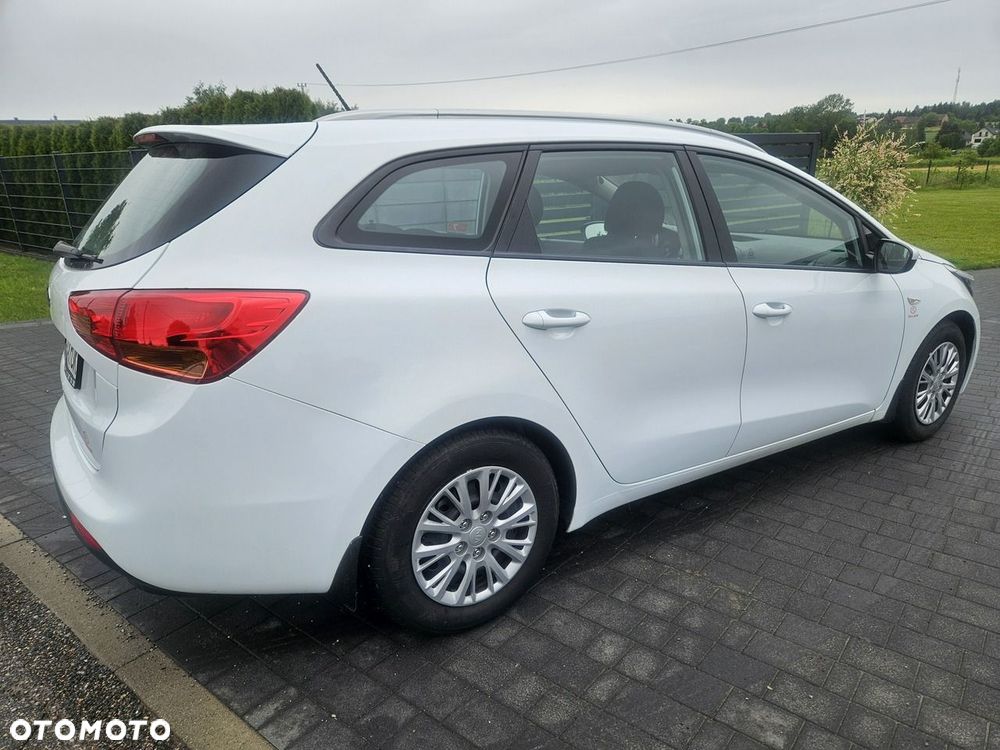 Kia Ceed - 4