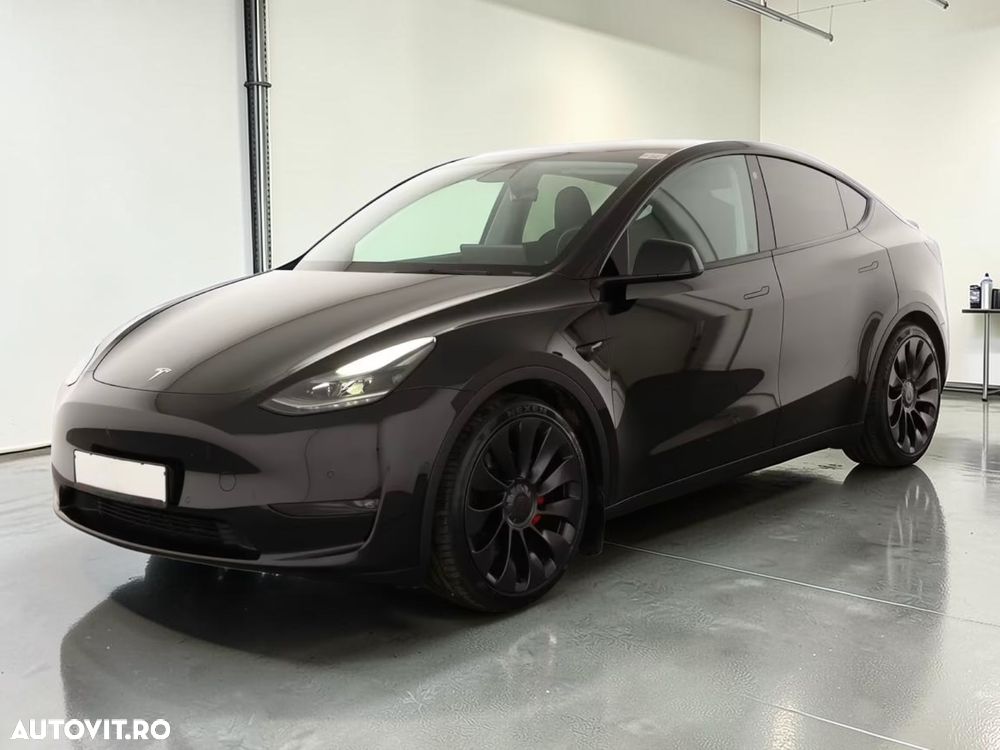 Tesla Model Y Performance Dual Motor AWD - 1