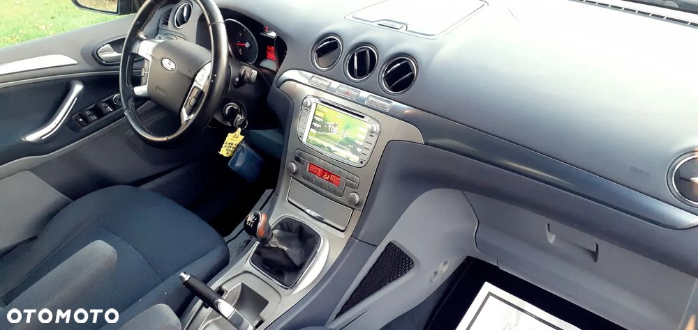 Ford Galaxy 2.0 Concept - 30