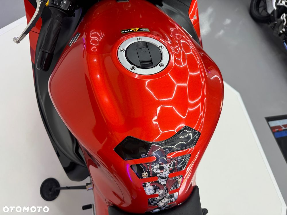 Suzuki GSX-R - 24
