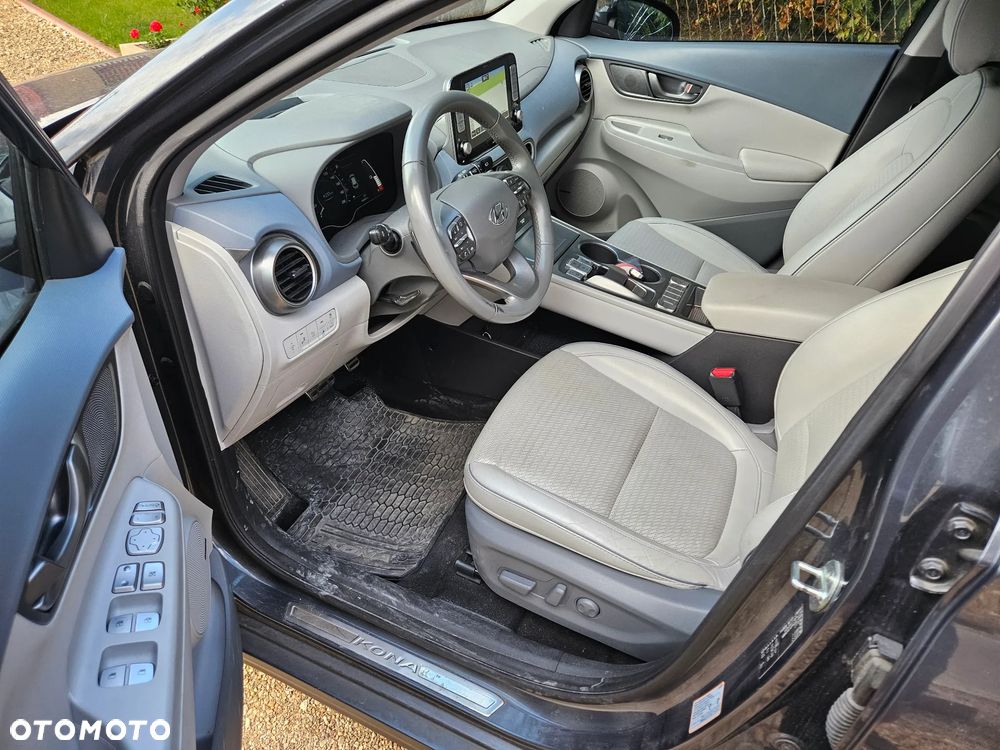 Hyundai Kona 64kWh Platinum - 10