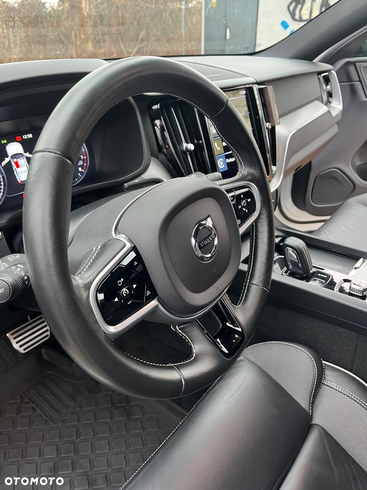 Volvo XC 60 T5 R-Design - 13