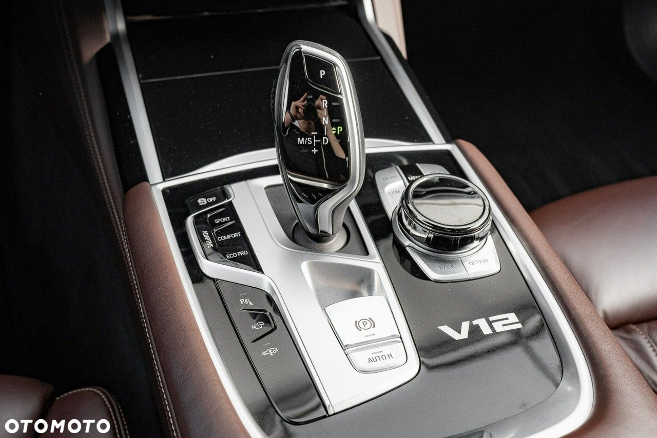 BMW Seria 7 M760Li xDrive - 23
