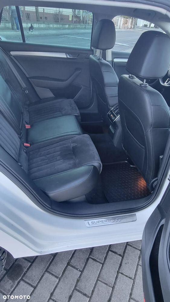 Skoda Superb 2.0 TDI 4x4 DSG Ambition - 15