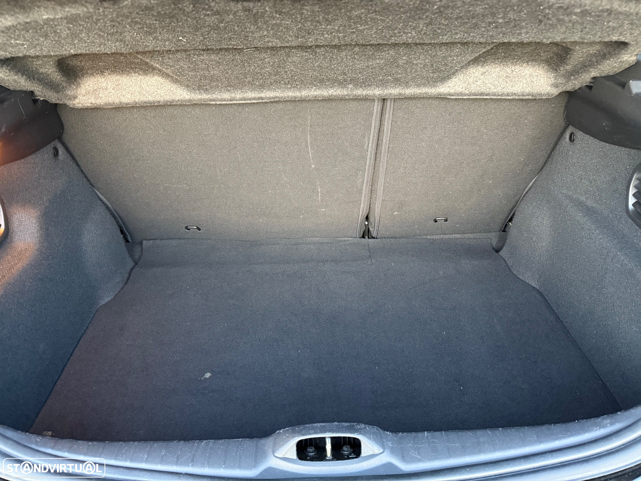 Peugeot 208 1.6 BlueHDi Style - 10