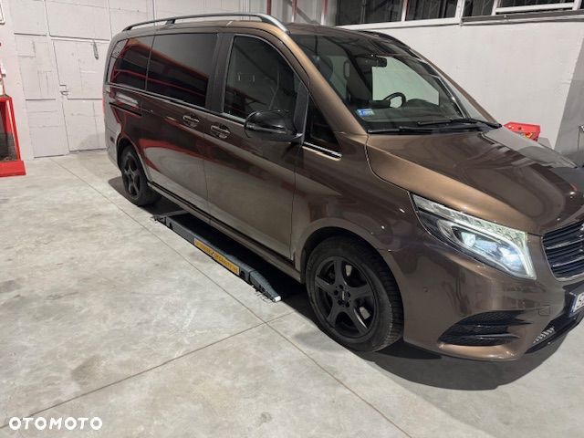 Mercedes-Benz Klasa V - 2