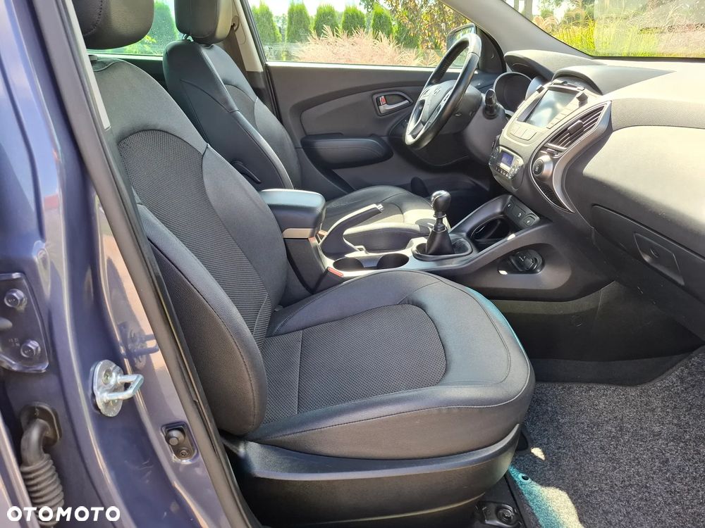 Hyundai ix35 1.7 CRDi 2WD blue Style - 38