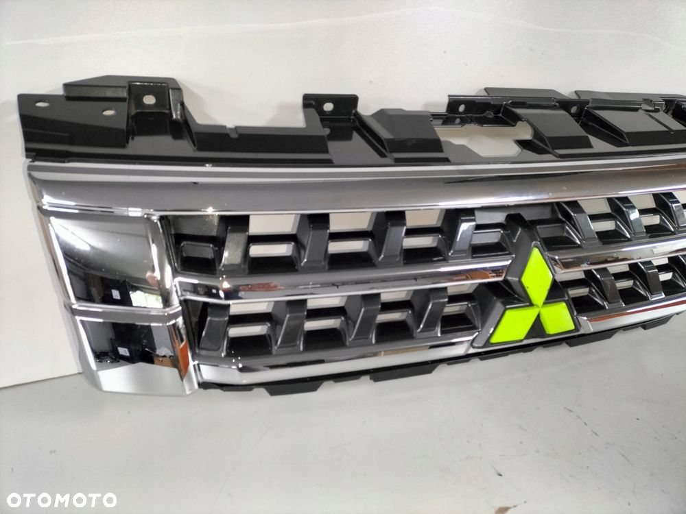 atrapa kratka grill mitsubishi pajero iv lift 15- - 2