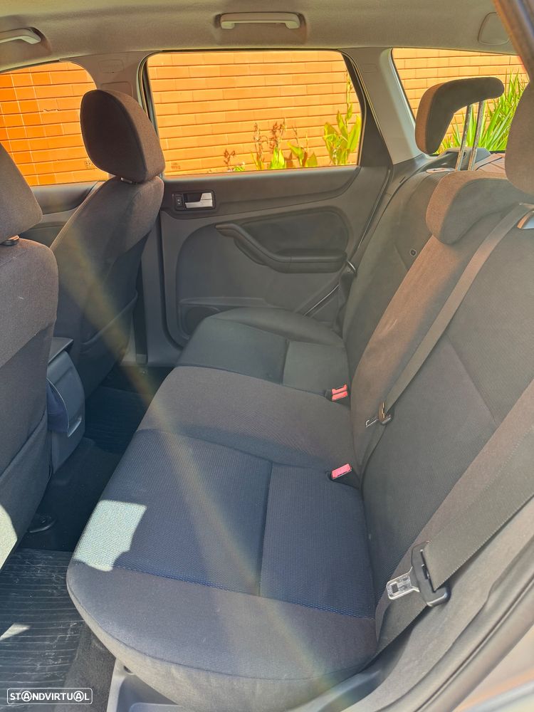 Ford Focus SW 1.6 TDCi Trend - 9