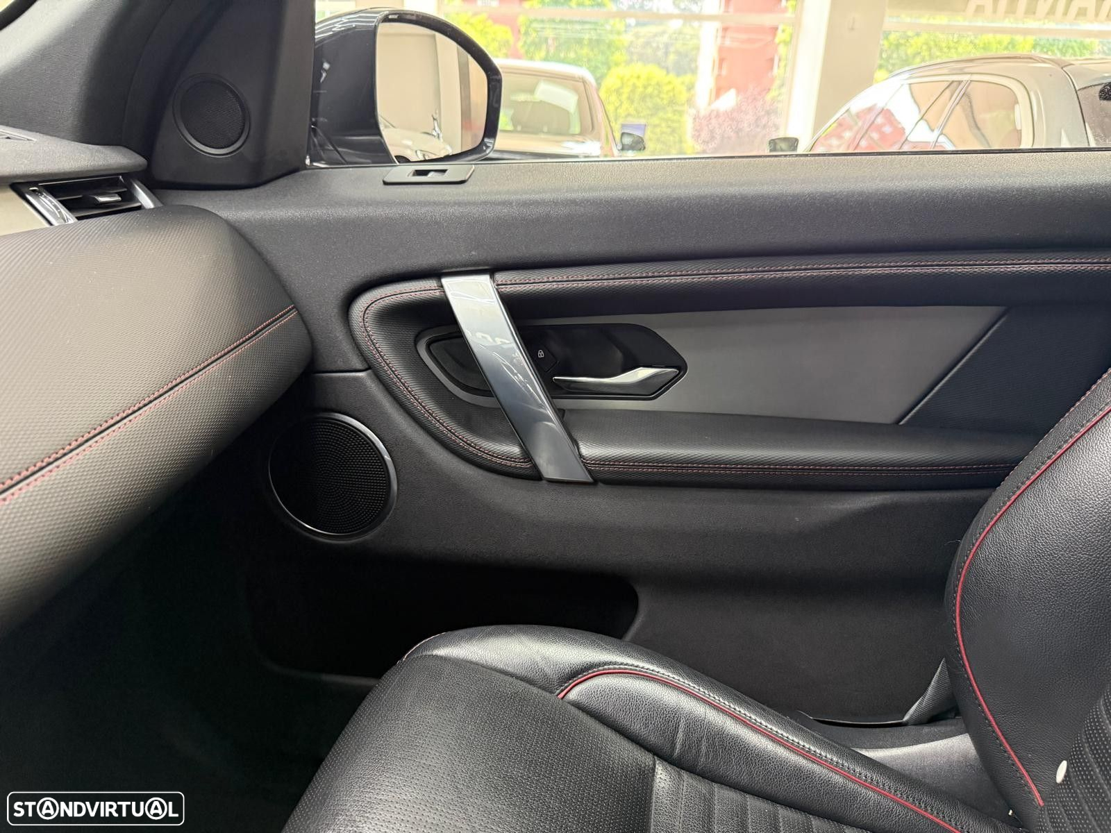 Land Rover Discovery Sport 1.5 I3 P300e AWD R-Dynamic HSE - 57