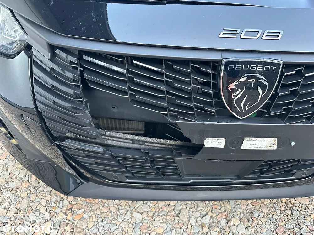 Peugeot 208 - 18