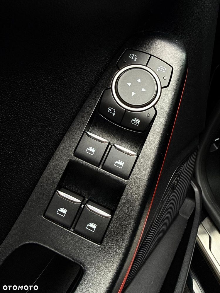 Ford Fiesta 1.0 EcoBoost S&S ST-LINE X - 19